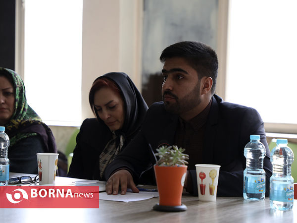نشست پویش "بدسرپرست تنها تر است"