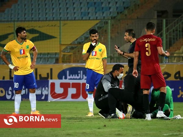 دیدار تیم های فوتبال صنعت نفت - پدیده