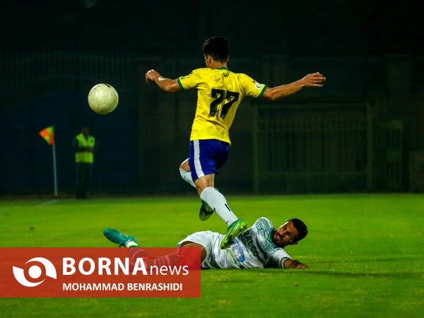 دیدار تیم های فوتبال صنعت نفت - آلومینیوم