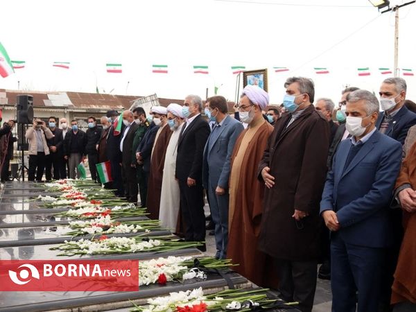 مراسم گلباران گلزار شهدای رشت به مناسبت آغاز دهه فجر