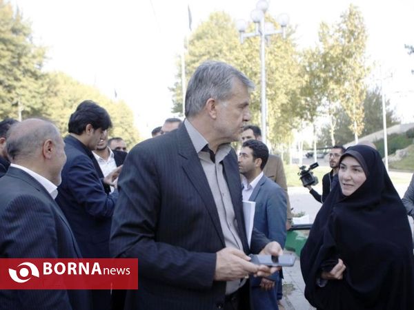 در حاشیه بازدید نمایندگان مجلس از مجموعه ورزشی آزادی