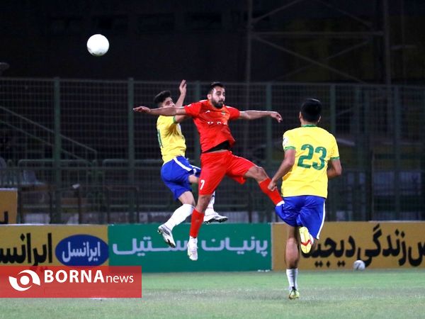 دیدار تیم های فوتبال صنعت نفت - فولاد