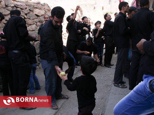 مراسم روز تاسوعای حسینی در روستای هفتهر - یزد