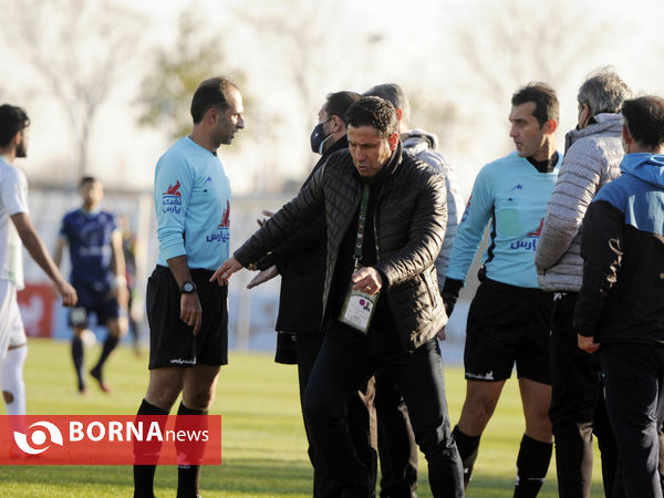 دیدار تیم های فوتبال پیکان- آلومینیوم اراک