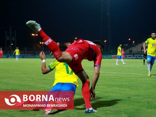 دیدار تیم های فوتبال صنعت نفت - نساجی