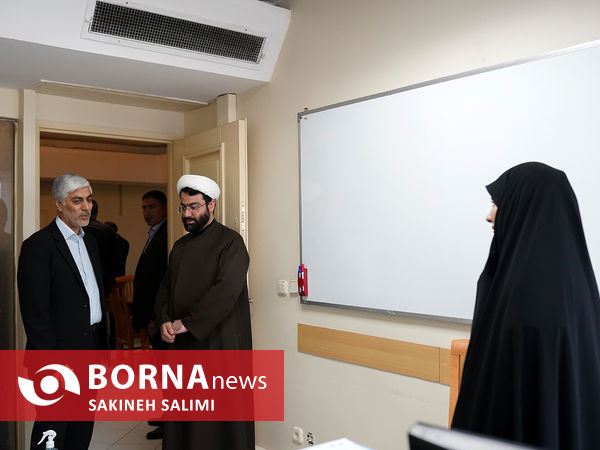  بازدید کیومرث هاشمی از ساختمان شماره ۲ وزارت ورزش و جوانان 