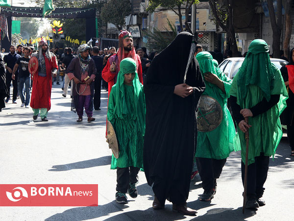 تعزیه گردانی در خیابان کارون تهران