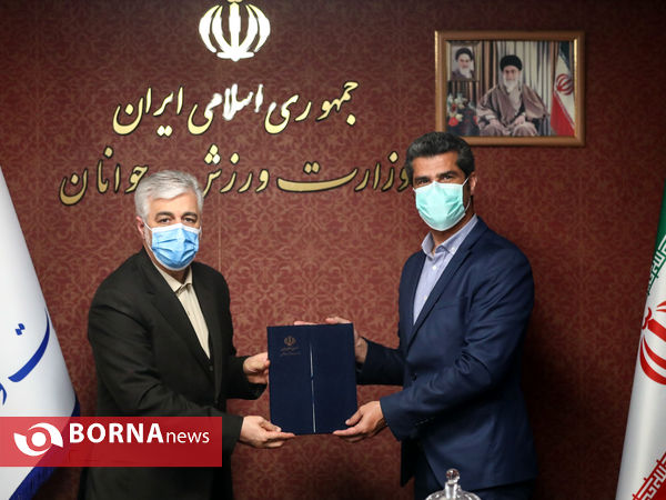 اعطای حکم ریاست هادی ساعی از سوی وزیر ورزش و جوانان