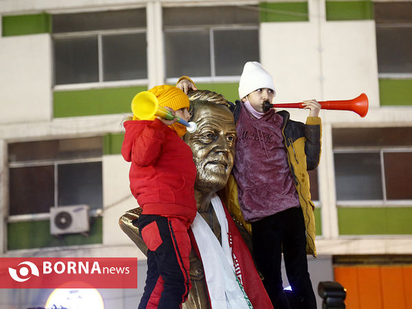 شادی مردم پس از راهیابی تیم فوتبال ایران به جام جهانی