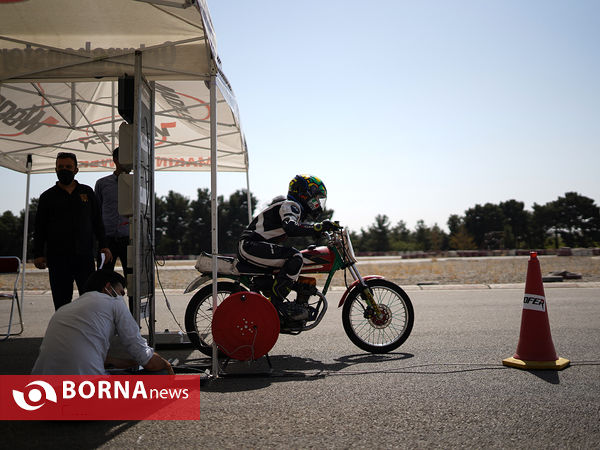 مسابقه درگ موتورسواری بانوان