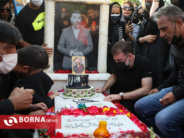 جشن تولد مرحوم علی انصاریان بر سر مزارش
