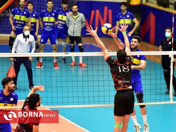 دیدار تیم های والیبال آذرباتری ارومیه و راه یاب ملل مریوان