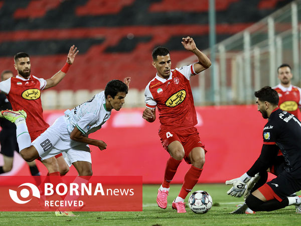 دیدار تیم های فوتبال پرسپولیس - ذوب آهن