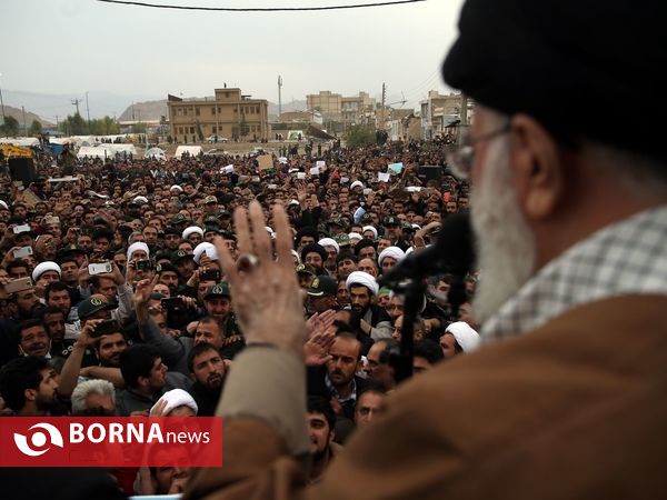 بازدید سرزده رهبر انقلاب از مناطق زلزله‌زده استان کرمانشاه