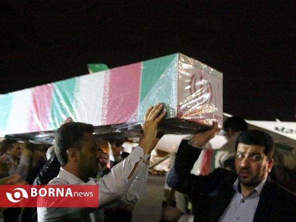 ورود پیکر مطهر 23 شهید دوران دفاع مقدس و یک شهید مدافع حرم به شیراز