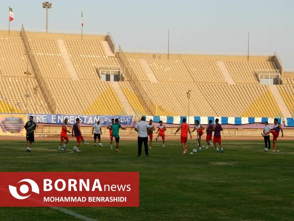 در حاشیه دیدار تیم های فوتبال استقلال خوزستان - سایپا