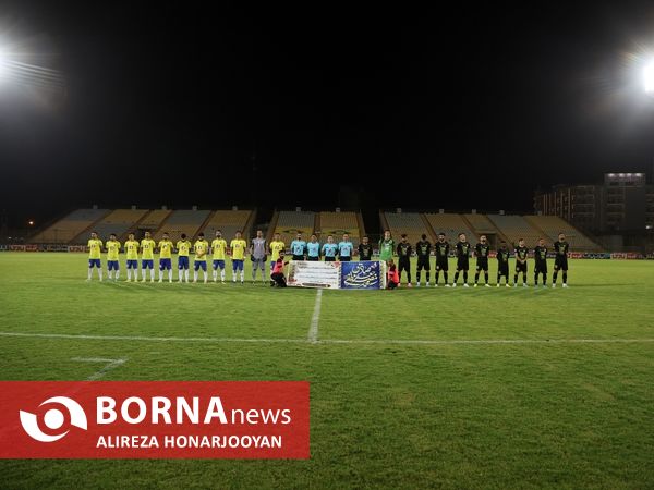 دیدار تیم های فوتبال صنعت نفت - سپاهان