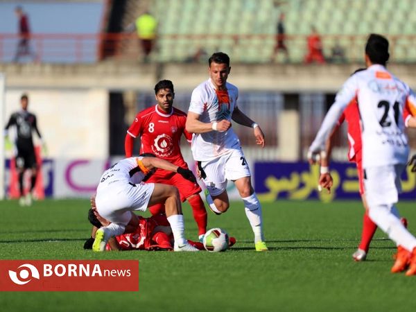 دیدار فوتبال تیم های سپیدرود رشت- سایپا تهران