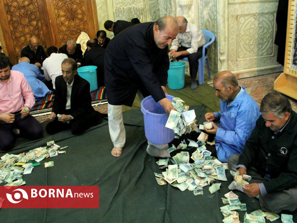 آیین غبارروبی آستان سید علاء الدین حسین بن موسی الکاظم در شیراز