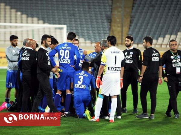 دیدار تیم های استقلال تهران - مس کرمان