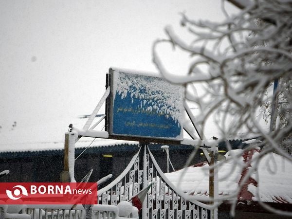 بارش نخستین برف پاییزی در تهران