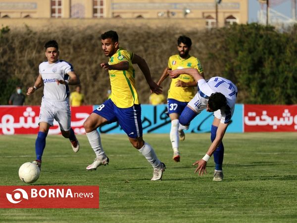 دیدار تیم های فوتبال صنعت نفت آبادان - داماش پارسه تهران