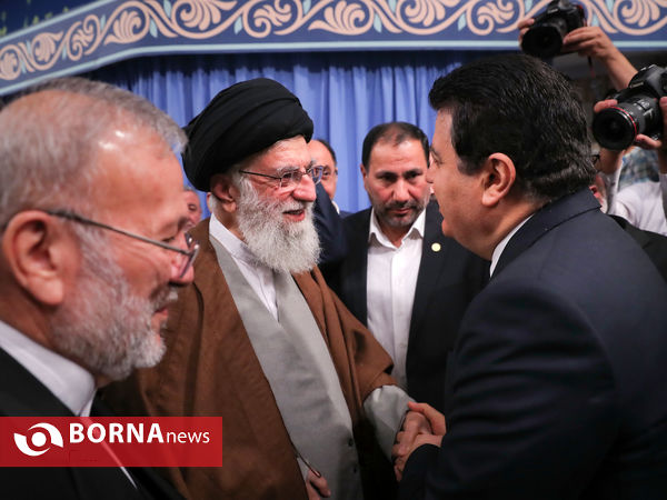 دیدار مسئولان نظام و میهمانان کنفرانس وحدت اسلامى‌ با رهبر انقلاب