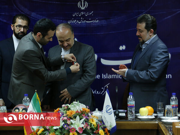 نشست وزیر ورزش و جوانان با سمن های استان های اردبیل و چهارمهال و بختیاری