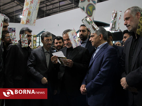 بازدید معاون اول رییس جمهوری  از نمایشگاه محصولات مددجویان  کمیته امداد