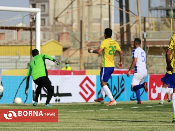 دیدار تیم های فوتبال صنعت نفت آبادان - داماش پارسه تهران