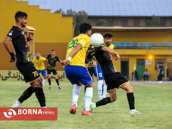 دیدار تیم های فوتبال صنعت نفت - سپاهان