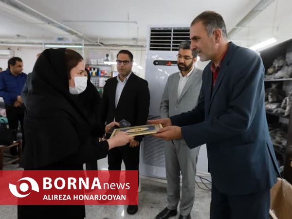 تجلیل از کارگران واحدهای تولیدی و صنعتی اروند