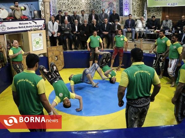 مراسم گلریزان کمک به محیط بانان دنا با حضور وزیر ورزش و جوانان و جمعی از هنرمندان