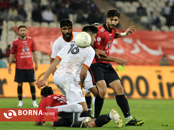 دیدار تیم های فوتبال نساجی - مس کرمان