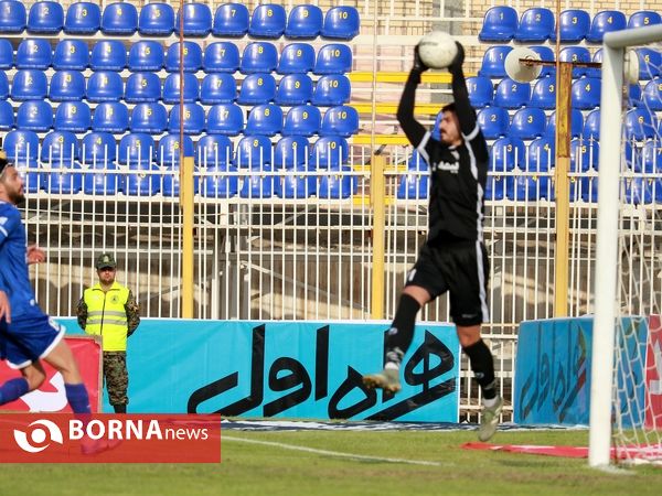 دیدار تیم های نفت مسجدسلیمان - استقلال