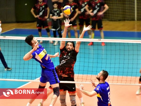 دیدار تیم های والیبال آذرباتری ارومیه و راه یاب ملل مریوان