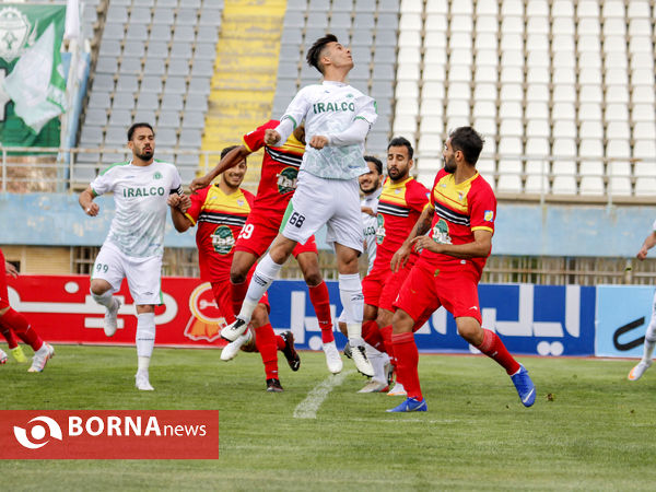 دیدار تیم‌های فوتبال آلومینیوم اراک - فولاد خوزستان