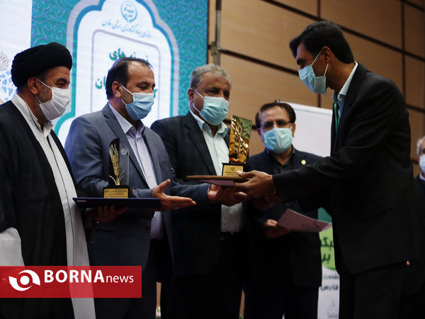 مراسم تجلیل از برگزیدگان ملی فارس در بخش کشاورزی