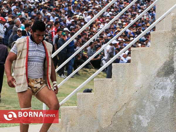 مسابقات کشتی با چوخه قهرمانی کشور در روستای رهورد قوچان‎