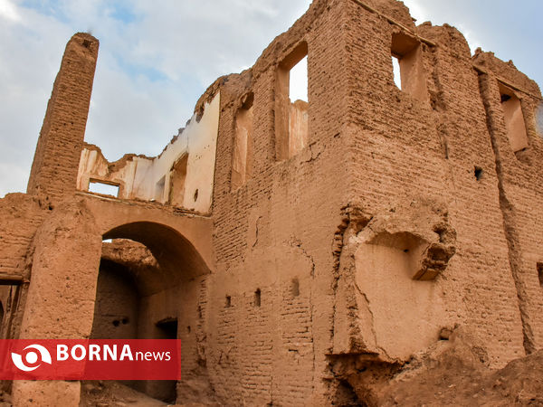 قلعه قنات خمین یا کاروانسرای گلماگرد