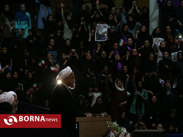 استقبال پرشور جوانان قزوینی از دکتر روحانی