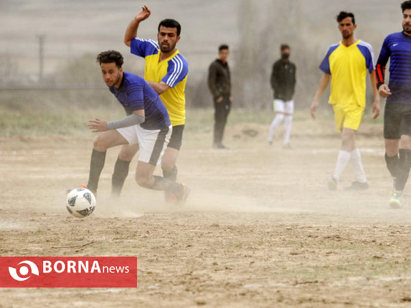 مسابقات فوتبال در روستا