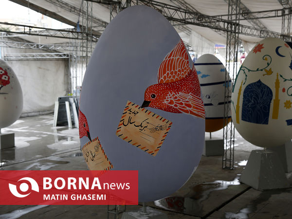 آماده سازی تخم مرغ رنگی قبل از نوروز