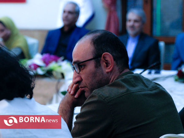 تولد رضا کیانیان و نشست صمیمی هنرمندان با سخنگوی دولت