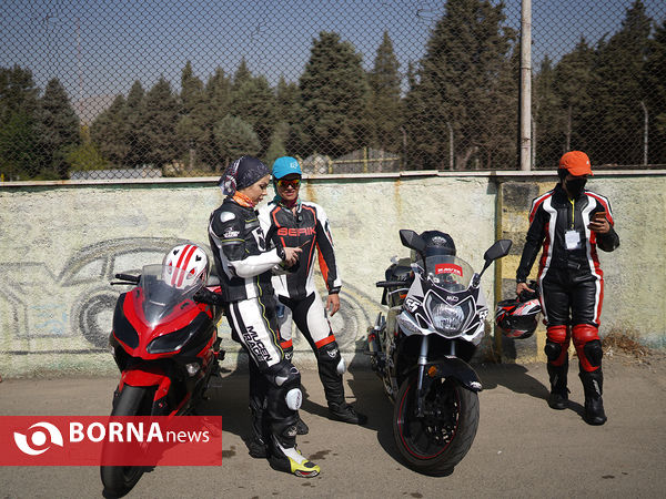 مسابقه درگ موتورسواری بانوان