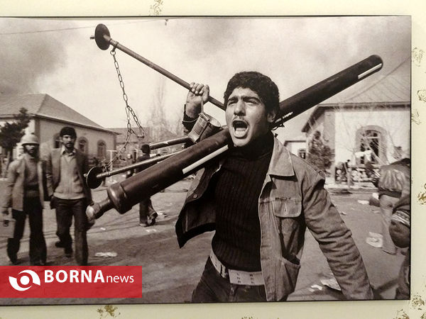 نمایشگاه عکس‌های «میشل ستبون» از پیروزی انقلاب اسلامی در هتل میراژ کیش