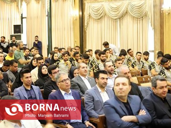 رونمایی از کیت لباس تیم فوتبال فولادمبارکه سپاهان