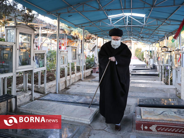 حضور رهبر انقلاب در مرقد مطهر امام راحل و گلزار شهدای بهشت زهرا