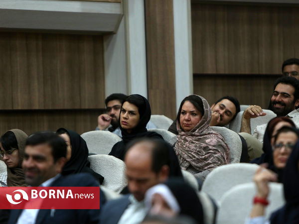 نشست صمیمی وزیر کشور با اصحاب رسانه