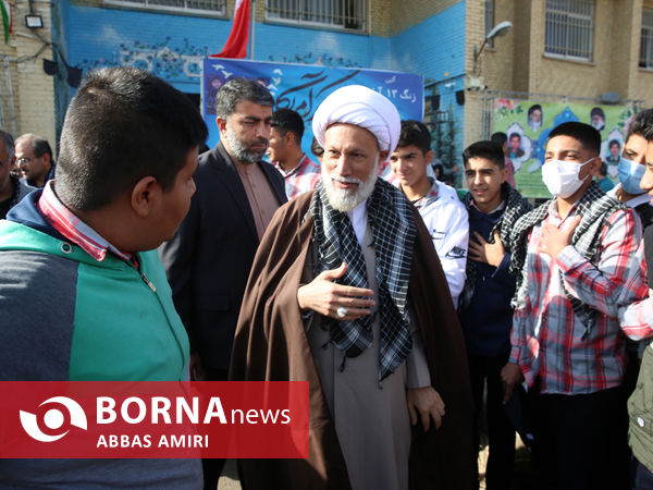 دیدار نماینده ولی فقیه در فارس با همکلاسی های دانش آموز شهید ترور شاهچراغ(ع)